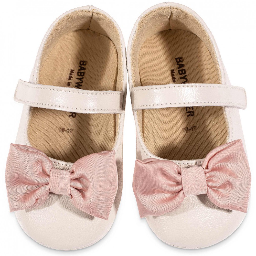 MI1646 Γοβάκι Μονή Μπαρέτα με Υφασμάτινο Χειροποίητο Φιογκάκι  Εκρού Ροζ