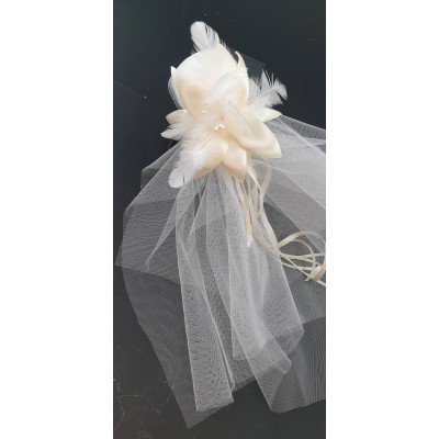 Μπομπονιέρα Ιδιαίτερη Lilium Feather Ivory