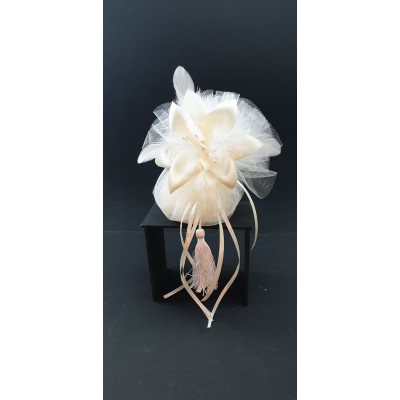 Μπομπονιε΄ρα Ιδιαίτερη Lilium Feather Ivory
