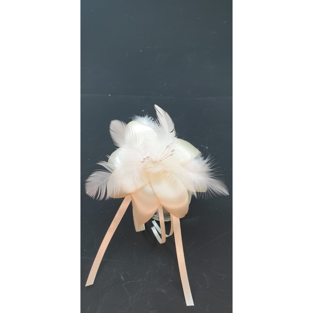 Μπομπονιέρα Ιδιαίτερη Lilium Feather Ivory