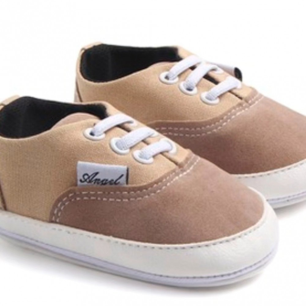 Παπούτσια αγκαλιάς μπεζ με λευκές λεπτομέρειες