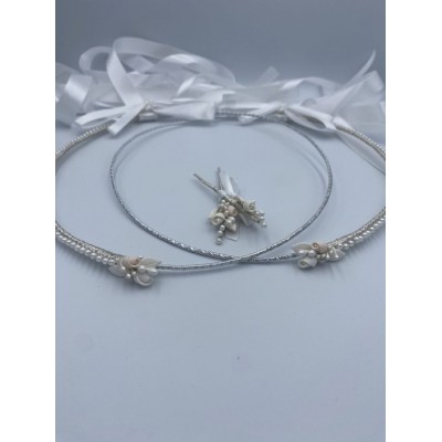 ΣΤΕΦΑΝΑ ΧΕΙΡΟΠΟΙΗΤΑ ΣΕ ΛΕΥΚΟ ΚΑΙ ΑΣΗΜΙ ΜΕ ΜΙΚΡΕΣ ΠΕΡΛΕΣ ΛΟΥΛΟΥΔΙΑ ΚΑΙ ΦΥΛΛΑ ΠΟΡΣΕΛΑΝΗΣ