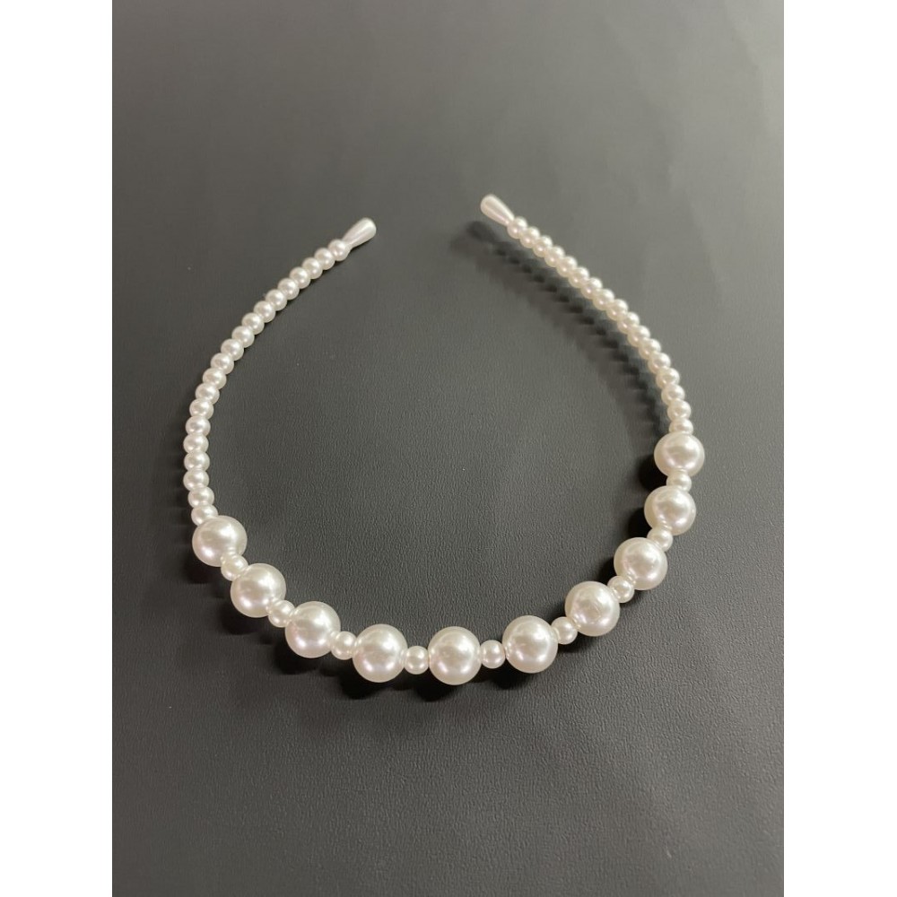 ΣΤΕΚΑ ΜΑΛΛΙΩΝ ΜΕ ΠΕΡΛΕΣ 