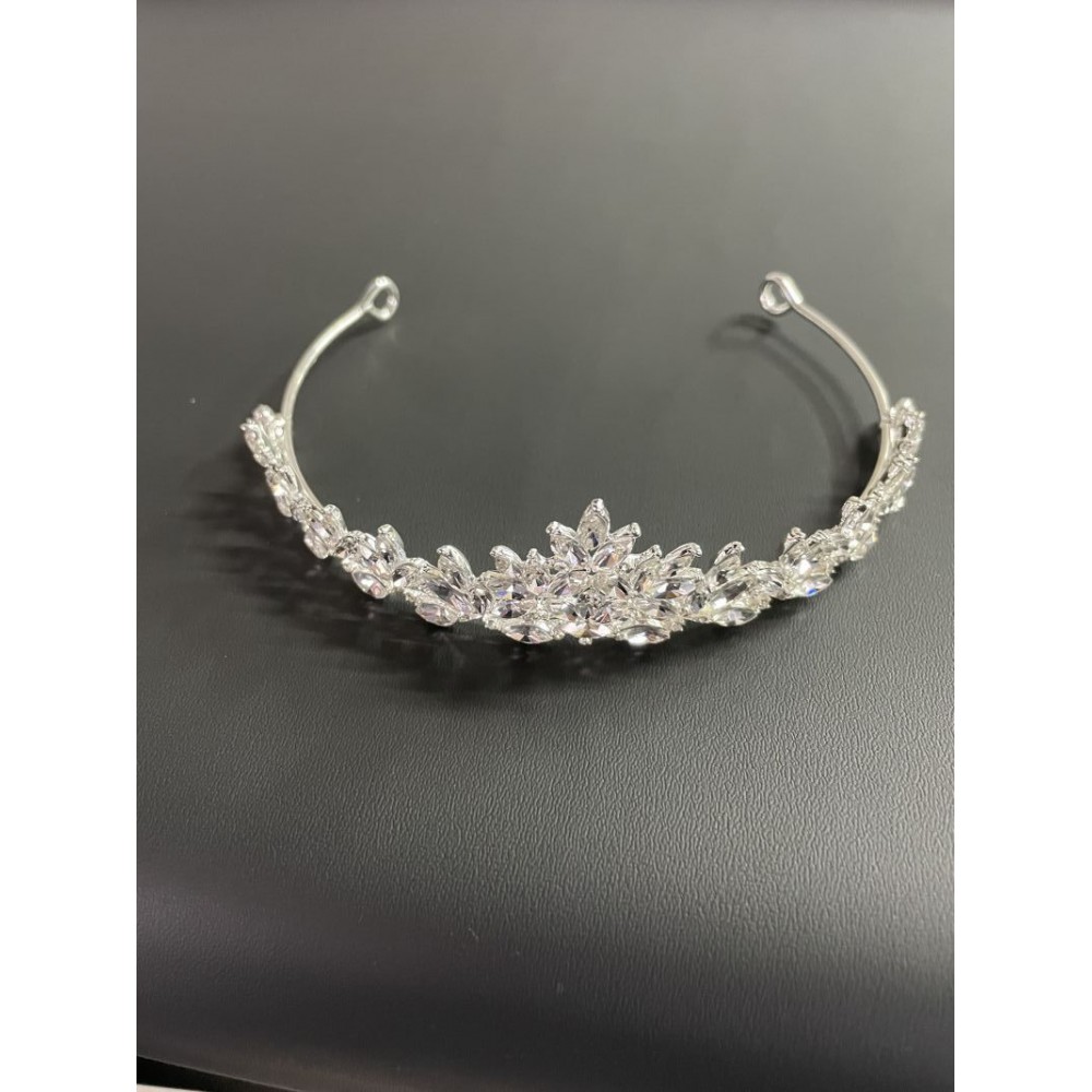 ΚΟΣΜΗΜΑ ΜΑΛΛΙΩΝ ΚΟΥΑΦ ΜΕ ΣΤΡΑΣ 