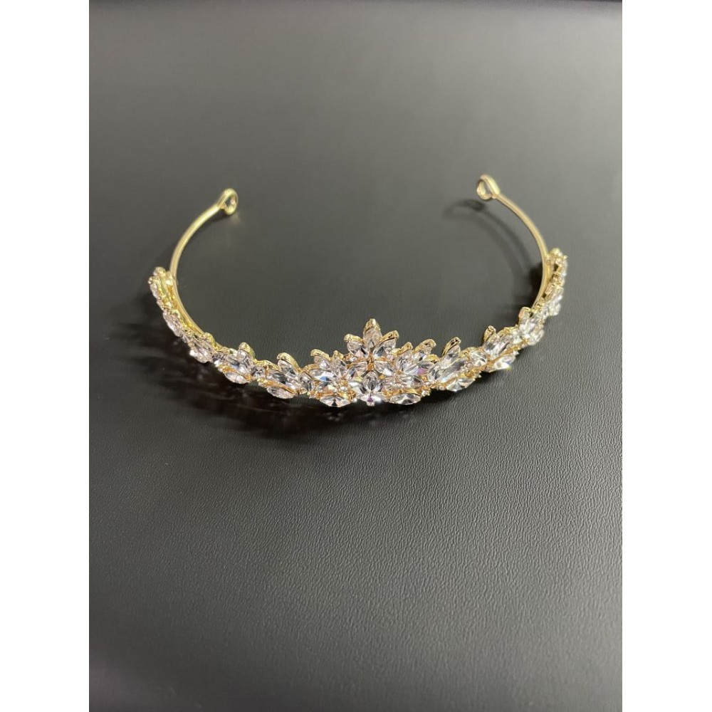 ΚΟΣΜΗΜΑ ΜΑΛΛΙΩΝ ΚΟΥΑΦ ΜΕ ΣΤΡΑΣ 