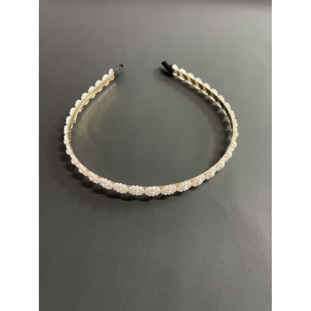 ΣΤΕΚΑ ΜΑΛΛΙΩΝ ΜΕ ΠΕΡΛΕΣ 