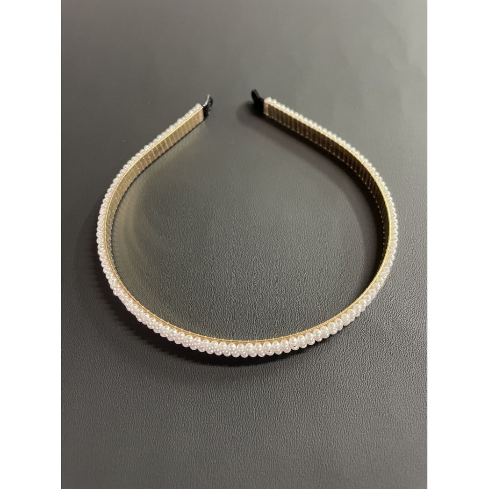 ΣΤΕΚΑ ΜΑΛΛΙΩΝ ΜΕ ΠΕΡΛΕΣ 