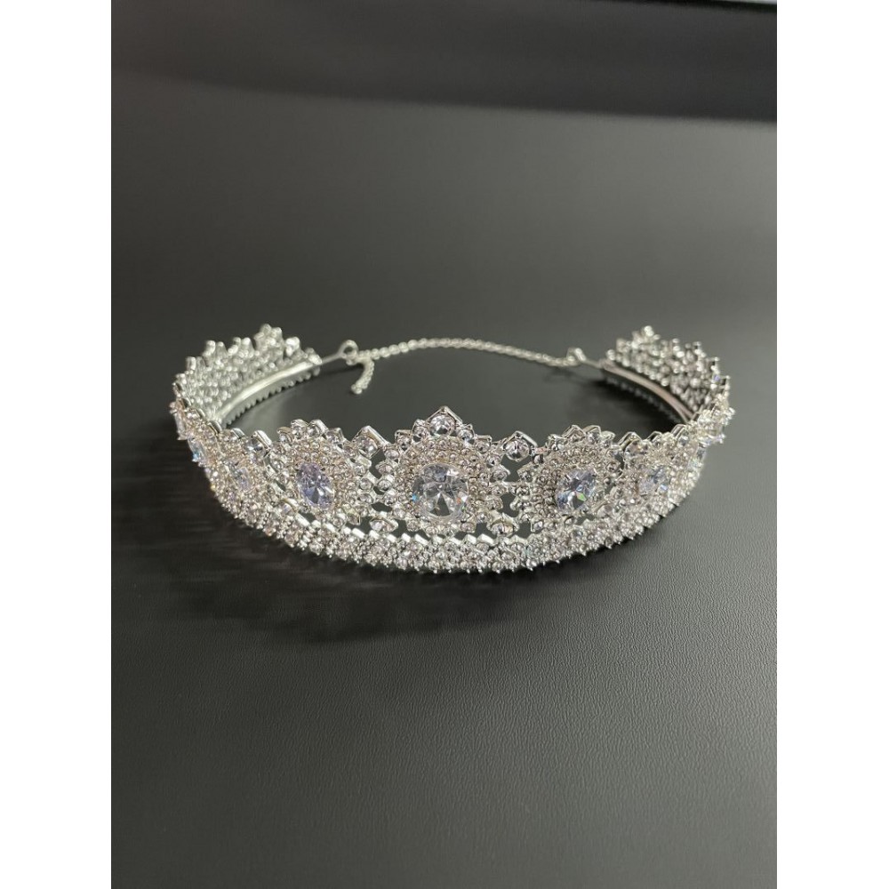 ΝΥΦΙΚΟ ΚΟΣΜΗΜΑ ΜΑΛΛΙΩΝ ΚΟΡΩΝΑ ΜΕ ΣΤΡΑΣ 