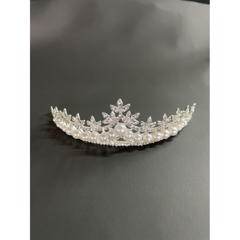 ΚΟΣΜΗΜΑ ΜΑΛΛΙΩΝ ΚΟΥΑΦ ΜΕ ΠΕΡΛΕΣ ΚΑΙ ΣΤΡΑΣ 